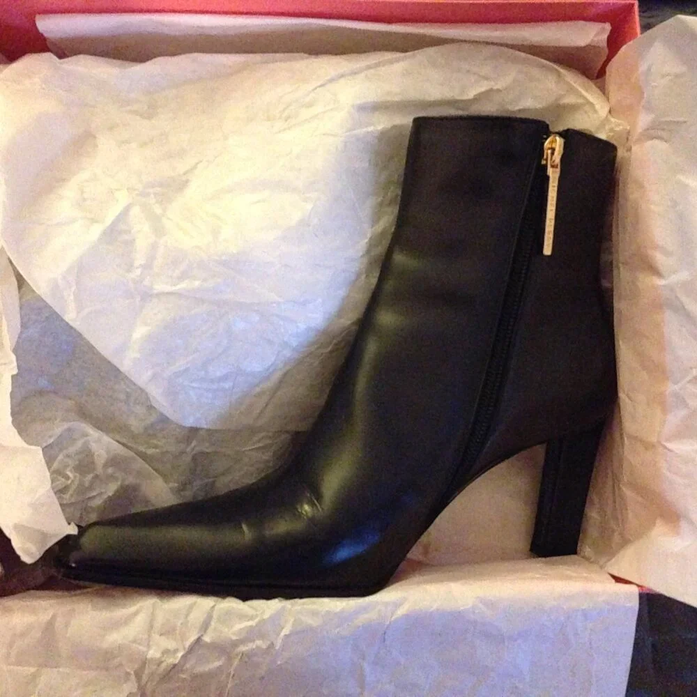 NWT VTG Carolyn Bessette Black Leather Short Boots by Michel Perry - Picture 10 of 16